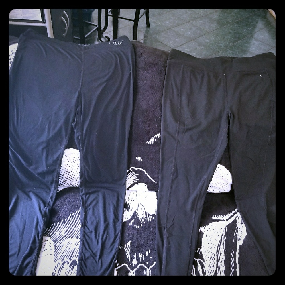 Set of TWO black work out leggings!